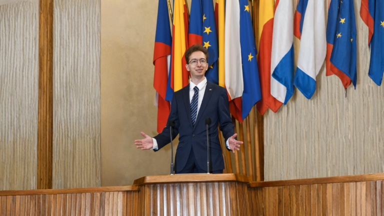 Richard Sůsa: Mediální obraz poslanců v českém denním tisku – Policy paper 1/2026  