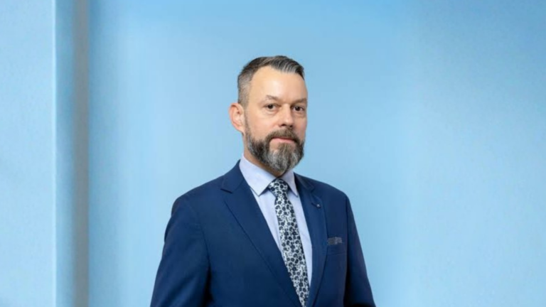 Gabor Berczeli: Frontové linie demokracie: odolnost obcí na Ukrajině